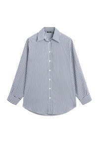 Camicia con bottoni, a righe verticali navy e bianche, maniche lunghe, colletto classico e orlo arrotondato; presenta bottoni bianchi lungo la parte anteriore.