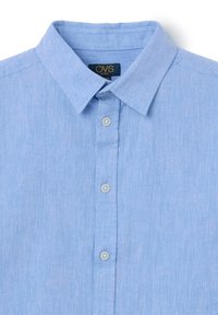 Camicetta azzurro chiaro in tessuto testurizzato. Presenta un colletto classico e tre bottoni, con un'etichetta che recita "OVS kids."