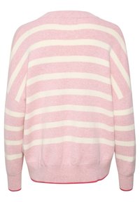 Pull en laine rayé rose et blanc, en tissu doux, avec une coupe décontractée, un large col et des poignets côtelés avec un détail de ourlet contrastant.