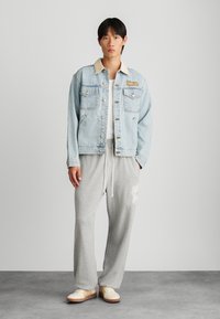 Billionaire Boys Club SCRIPT OVERSIZED  - Pantalones deportivos - heather grey