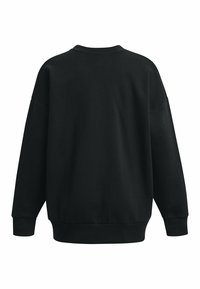 Sudadera negra con cuello redondo, diseño de hombros caídos y puños acanalados. Textura suave, silueta simple y color sólido.