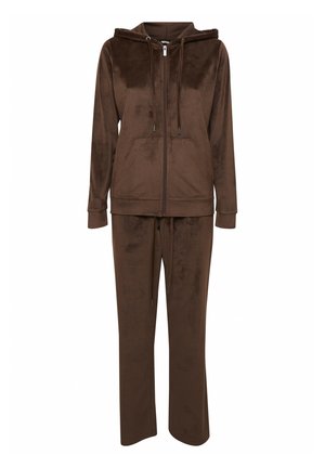 Brauner Velour-Trainingsanzug, bestehend aus einer zipfelbaren Kapuzenjacke mit Fronttaschen und passenden Hosen mit einem verstellbaren Kordelzugbund.