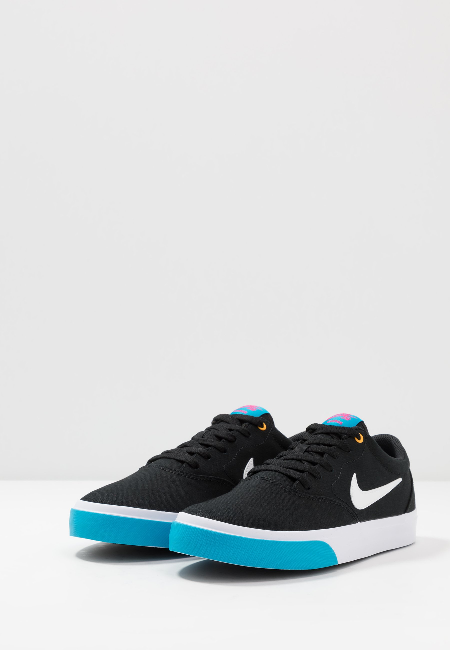 Nike SB CHARGE - Trainers - black/white/laser blue/university  gold/watermelon/black - Zalando.ie
