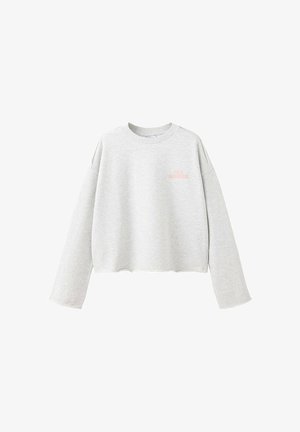 Sweat-shirt court gris clair à manches longues avec un petit texte rose indiquant "TILL SUNRISE" sur la poitrine.