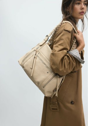 Stradivarius, BRAIDED STRAP SHOULDER BAG - Sac à main - mottled beige