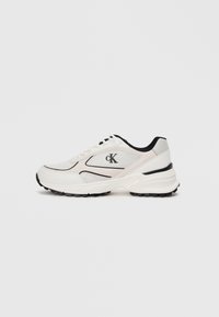 HIKE RUNNER - Sneaker low - bright white/black