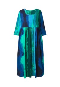 Maxikjole med firkantet halsudskæring, trekvartlange ærmer og en flydende silhuet. Har blå og grønne vandfarvemønstre på et blødt stof.