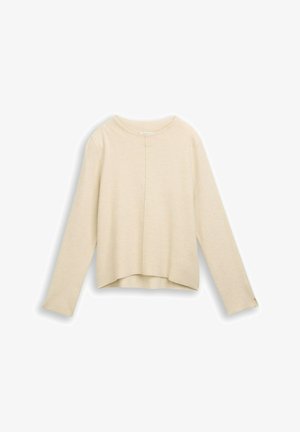 Beige langwerf top gemaakt van zacht materiaal, met een ronde halslijn en een iets verkorte zoom met een detail van een middennaad.