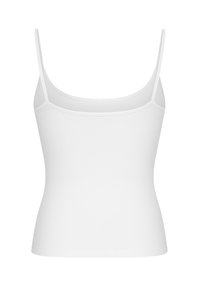 Witte strak zittende vrouwen tanktop met dunne spaghettibandjes en een ronde hals, van achteren weergegeven op een witte achtergrond.