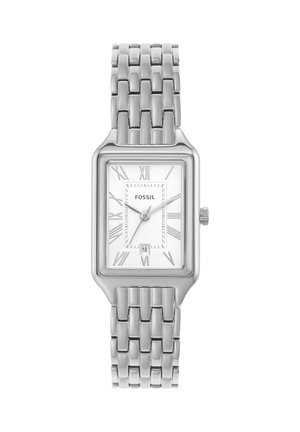 Sølv rektangulært Fossil armbåndsur med sammenkoblet metalrem, hvid urskive, romertal, tre visere og datovisning kl. seks.