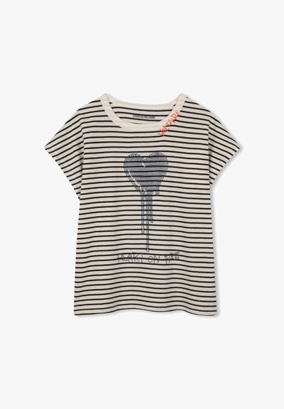 T-shirt à manches courtes rayé en crème et marine, avec un motif de cœur orné de strass et un texte en dessous. Col rond et coupe décontractée.