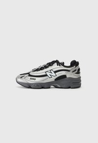 M1000 UNISEX - Trainers - silver metallic