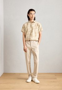 Antony Morato TROUSERS MARK SLIM FIT - Hlače chino - sand