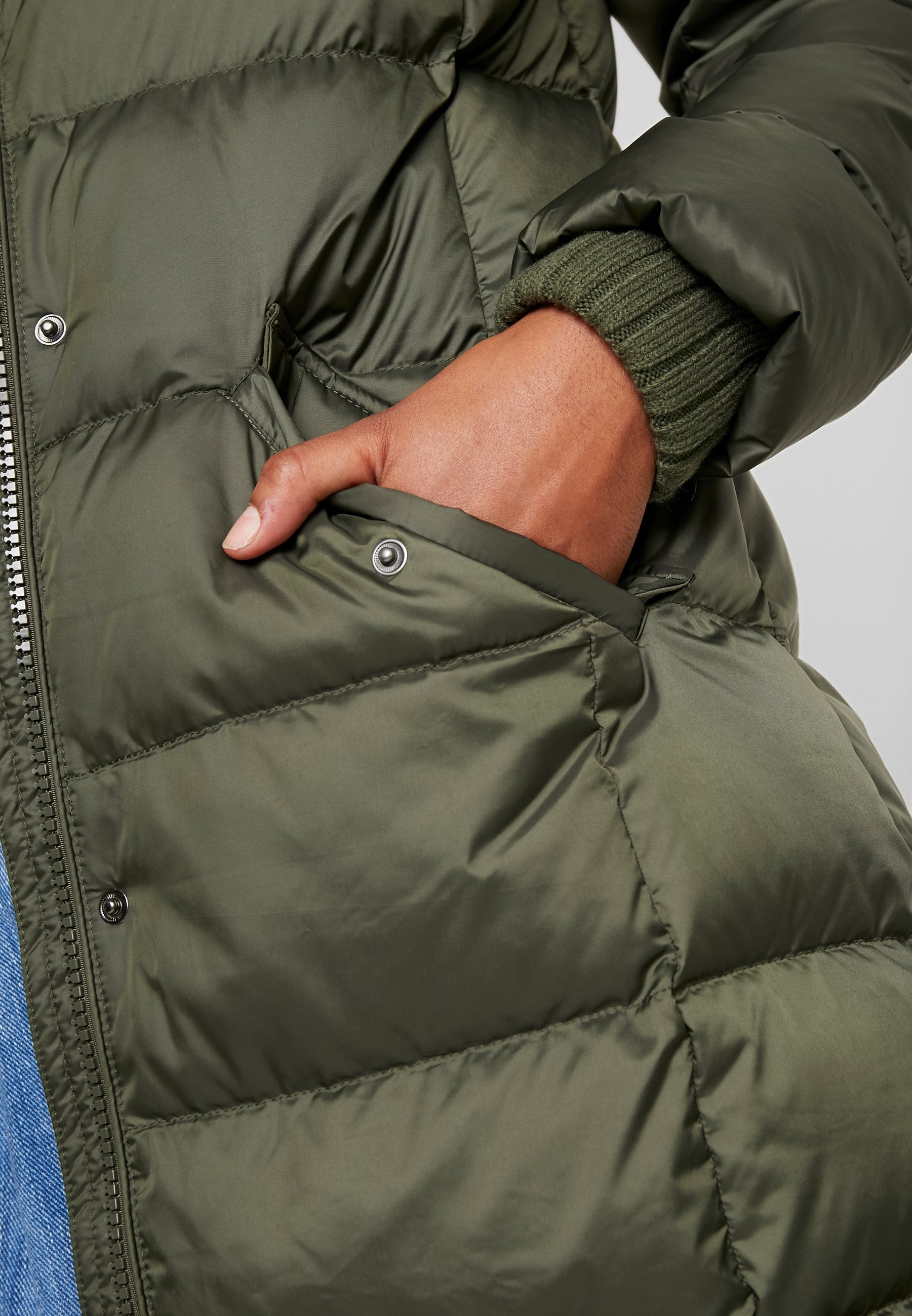 COAT LONG FILLED FIX HOOD FLAP POCKETS CUFFS Daunenmantel workers olive COAT LONG FILLED FIX HOOD FLAP POCKETS CUFFS Daunenmantel workers olive