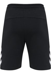 Svarta sportshorts med elastisk midja och vita chevronränder på utsidan av varje ben.