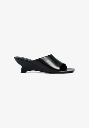 NA-KD, WEDGE HEELS - Muiltjes met hak - black