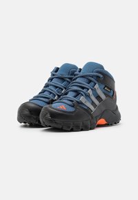 adidas Terrex TERREX MID GORE-TEX® HIKING - Hikingskor - steel/grey three/impact orange