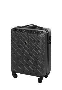 Valise rigide noire avec un motif en diamant, surface texturée, poignée supérieure et quatre roulettes pour la mobilité. Elle se ferme par zip.