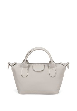 Piccola borsa a mano in pelle beige con doppi manici, chiusura superiore con cerniera e dettagli di cucitura minimi, mostrata su sfondo bianco.