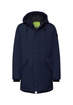 Parka blu navy con cappuccio, cordoncino, due tasche frontali, polsini a coste e una texture liscia. L'etichetta interna riporta la scritta "STREET ONE."