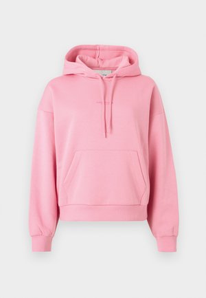 Rosa hettegenser laget av mykt stoff, med frontlomme, snøring i hetten og ribbestrikkede mansjetter. Enkel, uten pynt.