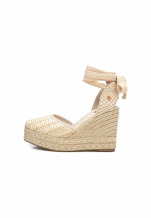 Zapatos altos - beige