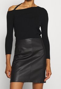 Patrizia Pepe Trui - black