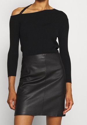 Pullover - black