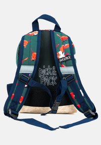 Rugzak met groene stof met rode hondafdrukken, marineblauwe banden, een mesh achterkant en een beige onderkant. Geborduurd merkimago zichtbaar.