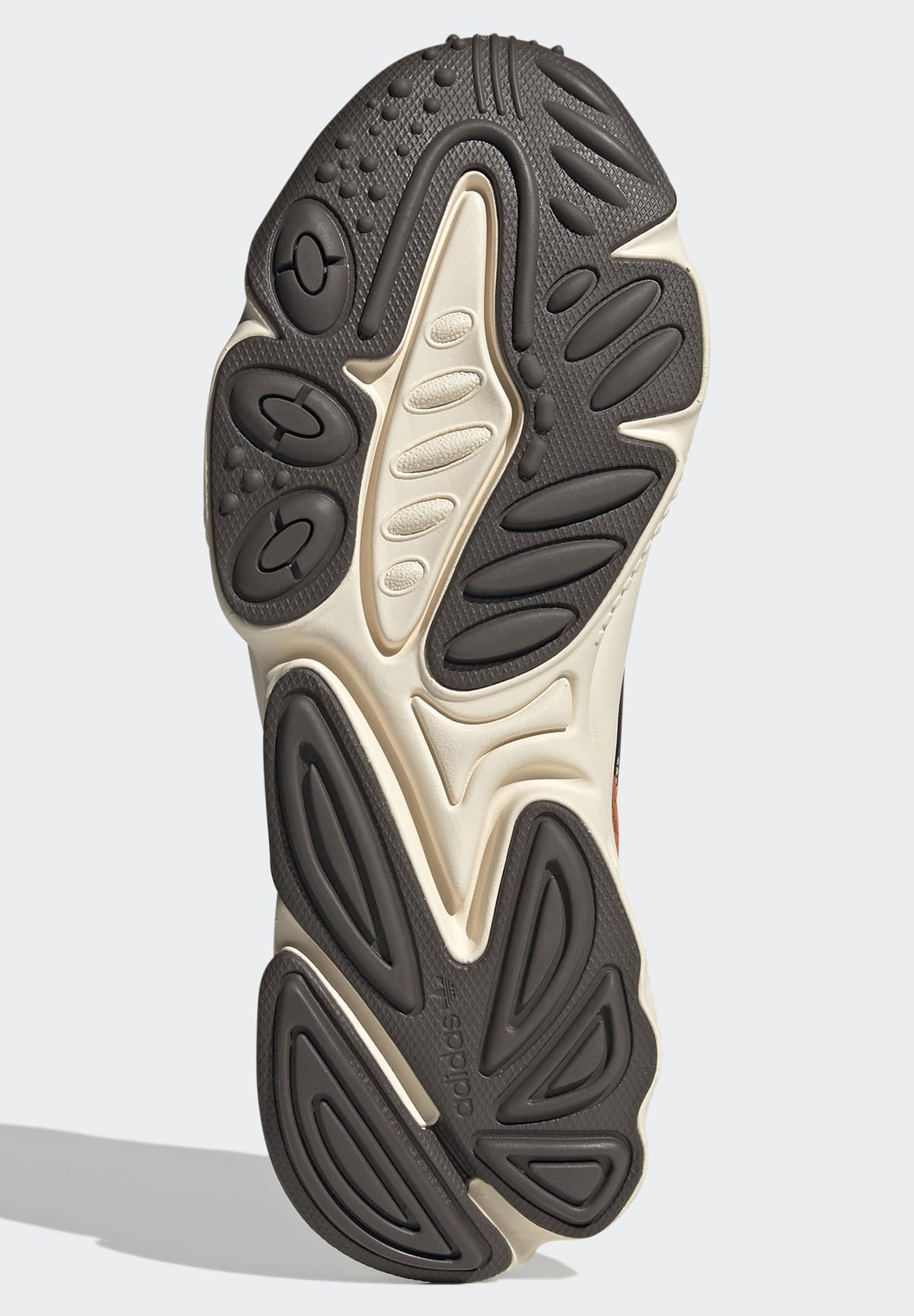 adidas Originals OZWEEGO CELOX - Sneakers laag - brown/Bruin - Zalando.nl