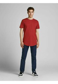 Jack & Jones JJENOA TEE CREW NECK - T-Shirt basic - red dahlia