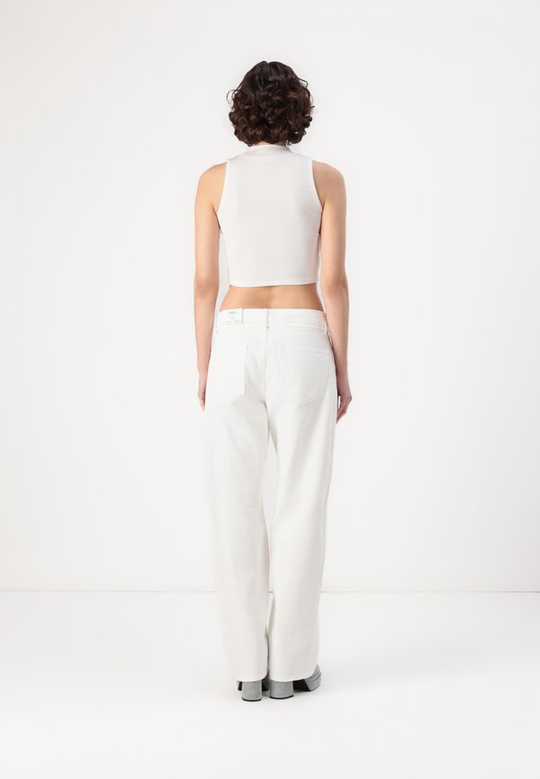 ONLGIANNA STRAIGHT - Relaxed fit jeans4