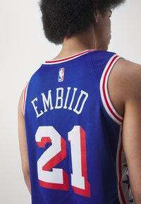 Maillot Fanatics Joel Embiid Philadelphia 76ers - Neuf Avec étiquette, Taille Large, Rouge