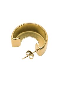 Złota kolczyk w kształcie obręczy o zakrzywionym designie. Posiada teksturowaną powierzchnię oraz zapięcie na sztyft. Brak dodatkowych ozdób lub szczegółów.