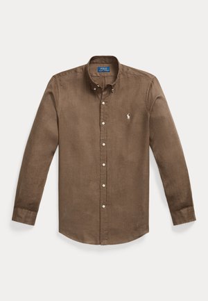 Brun langermet knappeskjorte med knapp ned på kragen og hvit brodert Polo Ralph Lauren-logo på brystet.