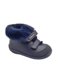 Botines infantiles de color azul marino con cuello de piel sintética, tiras de Velcro, suela de goma y puntera texturizada para mayor durabilidad y comodidad.