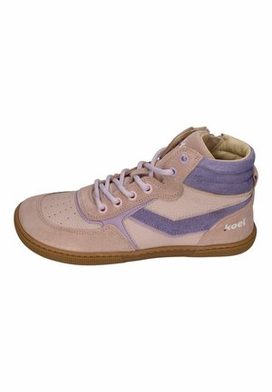High-Top-Sneaker aus beigem und lila Wildleder und Leder mit Schnürsenkeln und Gummisohle, Seitenansicht mit Markenlogo „koel.“