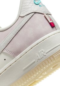 Nike Sportswear AIR FORCE - Baskets basses - sail sail platinum violet sail