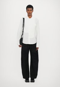 Henrik Vibskov BALLROOM SHIRT - Užsagstoma palaidinė - white