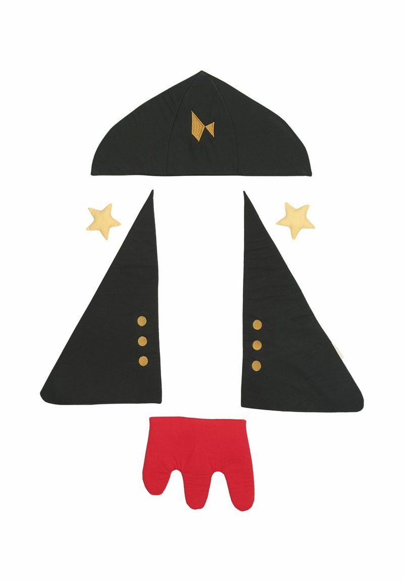 Kostiumo rinkinį sudaro juoda skrybėlė su žuvies detalė, dvi juodos trikampės apsiaustai su auksiniais mygtukais, raudona pirštinė ir dvi geltonos žvaigždės aksesuarai.
