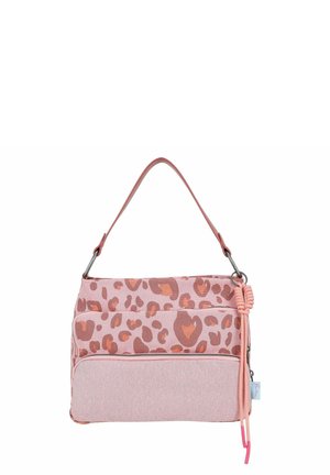 Sac à épaule rose à imprimé léopard avec poche zippée à l'avant et pampille tressée décorative sur fond blanc.