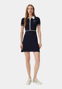 Guess TITINO - Jerseykjole - blu