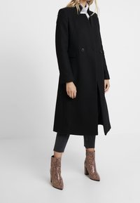IVY OAK Klassisk frakke - black