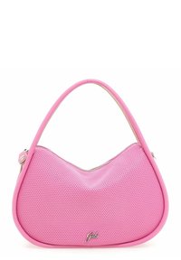 Bolso de mano perforado en color rosa con forma redondeada y estilo hobo. Presenta un ribete suave y un cierre de cremallera plateado, acentuado por un pequeño emblema de la marca.