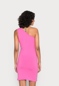 Weekday CINDY ONE SHOULDER DRESS - Vestido de malha - pink