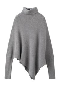 Poncho grigio lavorato a maglia con collo alto, caratterizzato da una texture a coste e una silhouette triangolare. Le maniche lunghe si estendono leggermente ai lati.