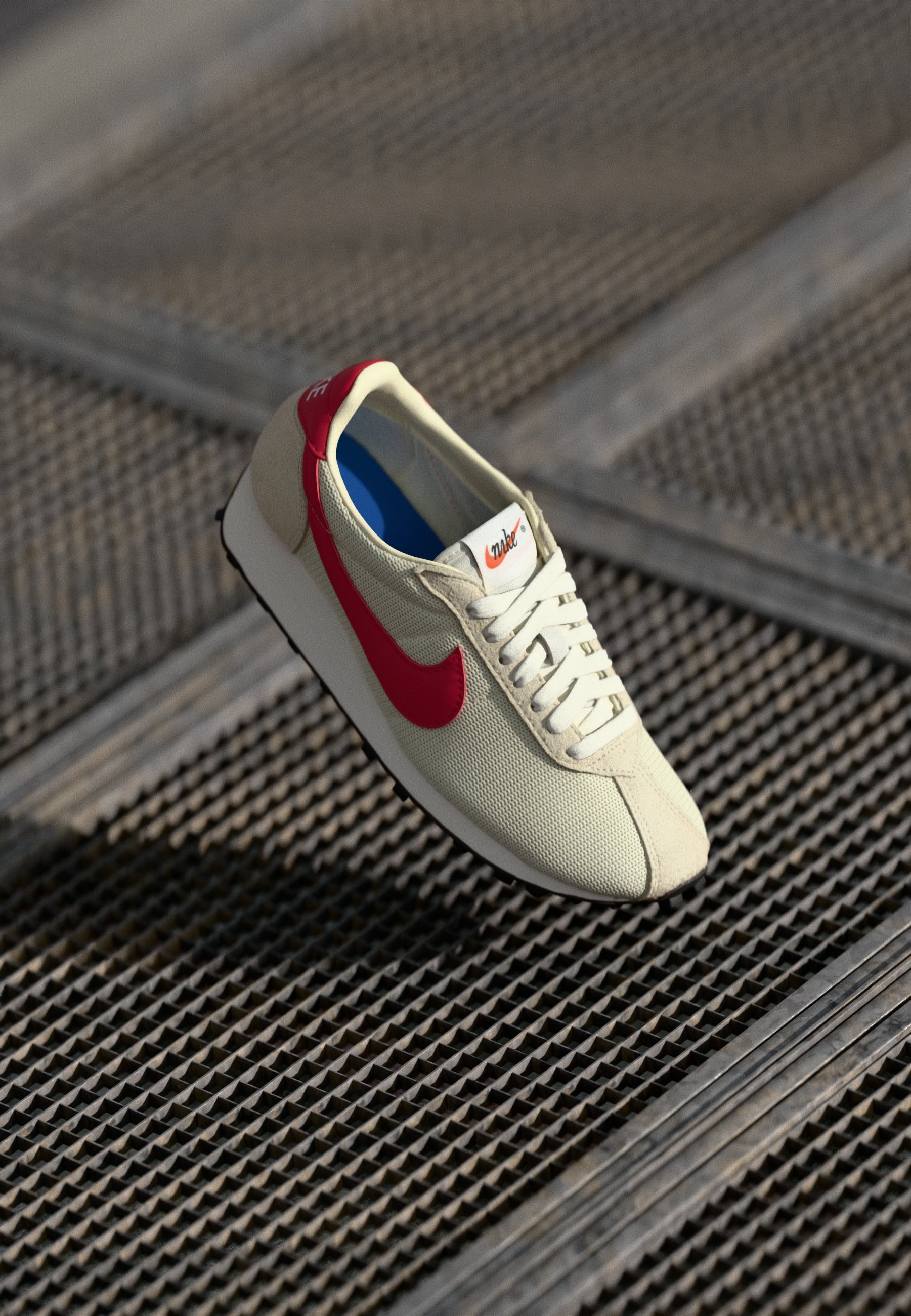 Nike Sportswear LD 1000 - Trainers - coconut milk/gym red