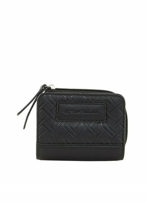 Portefeuille noir zippé en matériau synthétique texturé, présentant un motif tissé et une plaque de marque. Forme rectangulaire compacte.