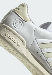 adidas Originals CONTINENTAL - Joggesko - white