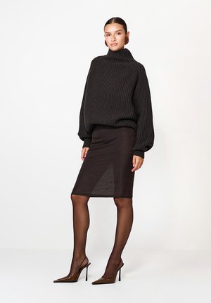 - Sweter